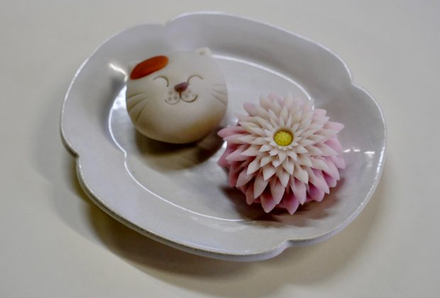 四日市・和菓子】TVチャンピオン和菓子職人が教える『はさみ菊＆ネコ