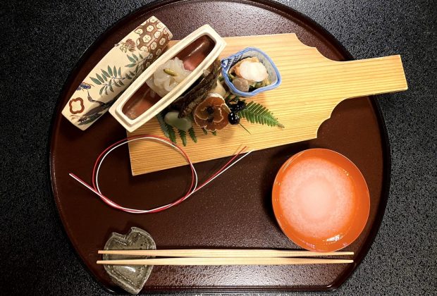 料亭・茶道】はじめての茶席もご安心！「御懐石志ら玉」正月を祝う