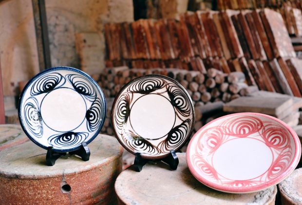 瀬戸・民藝】筆をはしらせる馬の目皿（20cm）絵付体験！民藝・柳宗悦が